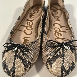 Sam Edelman flats. Never worn.